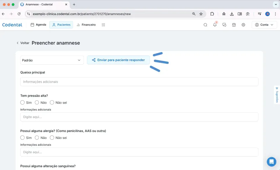 Paciente preenchendo anamnese online