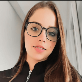 Stephanie Ribeiro, Auxíliar de Saúde Bucal