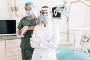 EPIs na odontologia: 5 equipamentos que todo dentista precisa utilizar