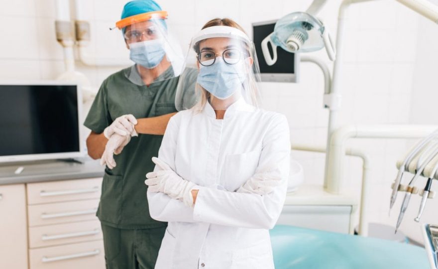 EPIs na odontologia: 5 equipamentos que todo dentista precisa utilizar