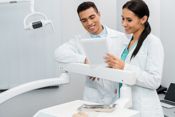 Planilha para consultório odontológico: 5 motivos para substituí-la por um software de gestão