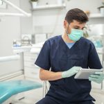 Gerador de contratos para dentistas: 3 principais vantagens do uso